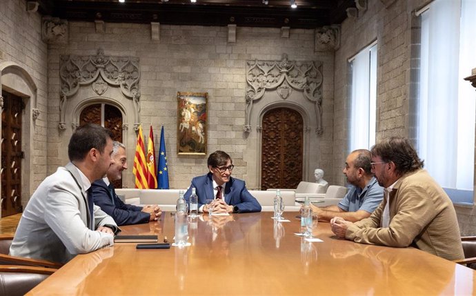 De izquierda a derecha, Gisbert, Sàmper, Illa, Pacheco y Ros en el encuentro de este jueves, celebrado en el Palau de la Generalitat