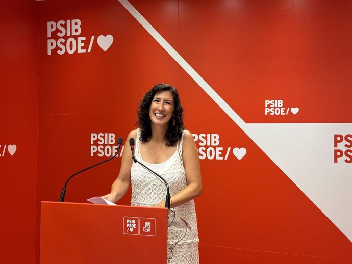 La portavoz de Educación del PSIB, Amanda Fernández.