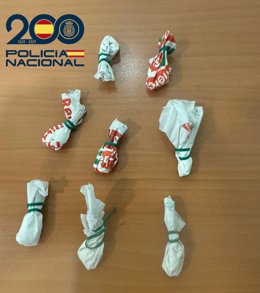 La Policía Nacional detiene a un hombre con ocho bolsas de cocaína