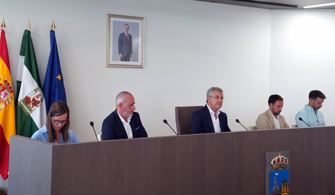 El alcade de Estepona durante el pleno del Ayuntamiento