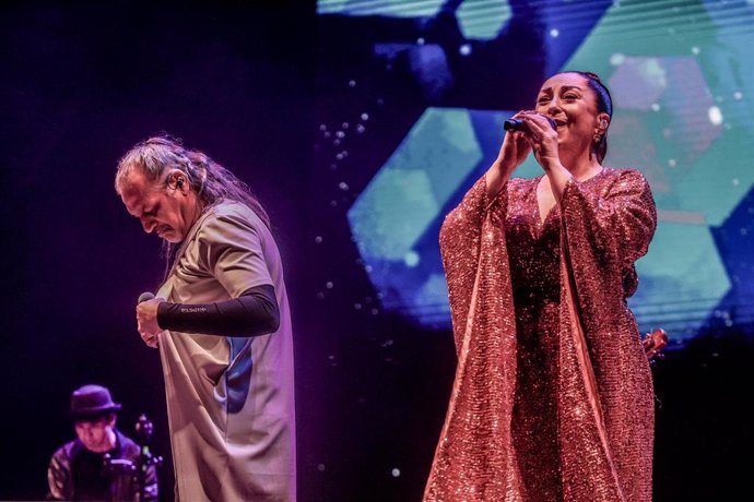 Archivo - El grupo 'Camela' actúa en el concierto ‘Locos por la Música’, en el Estadio Santiago Bernabéu, a 26 de abril de 2024, en Madrid (España).