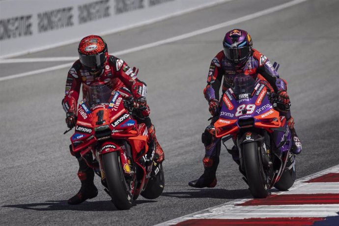 Francesco Bagnaia y Jorge Martín durante el GP de Austria 2024