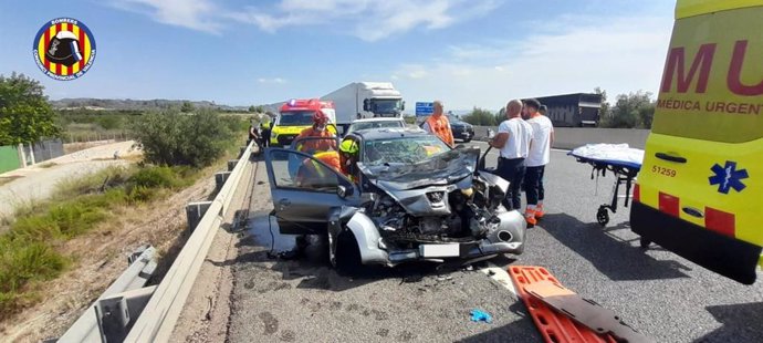 Tres personas resultan heridas en un accidente en la A-7 a la altura de la Llosa de Ranes (Valencia)