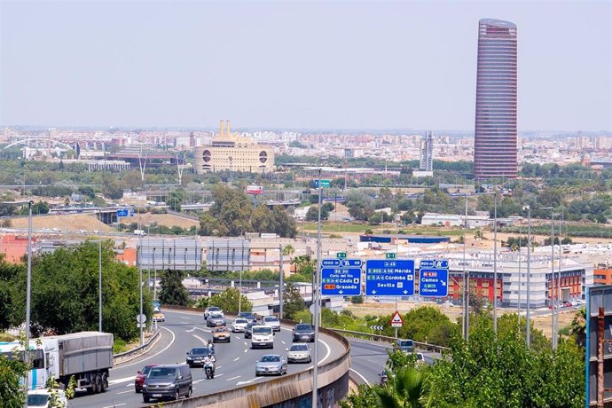 Archivo - Vías de acceso a Sevilla capital.