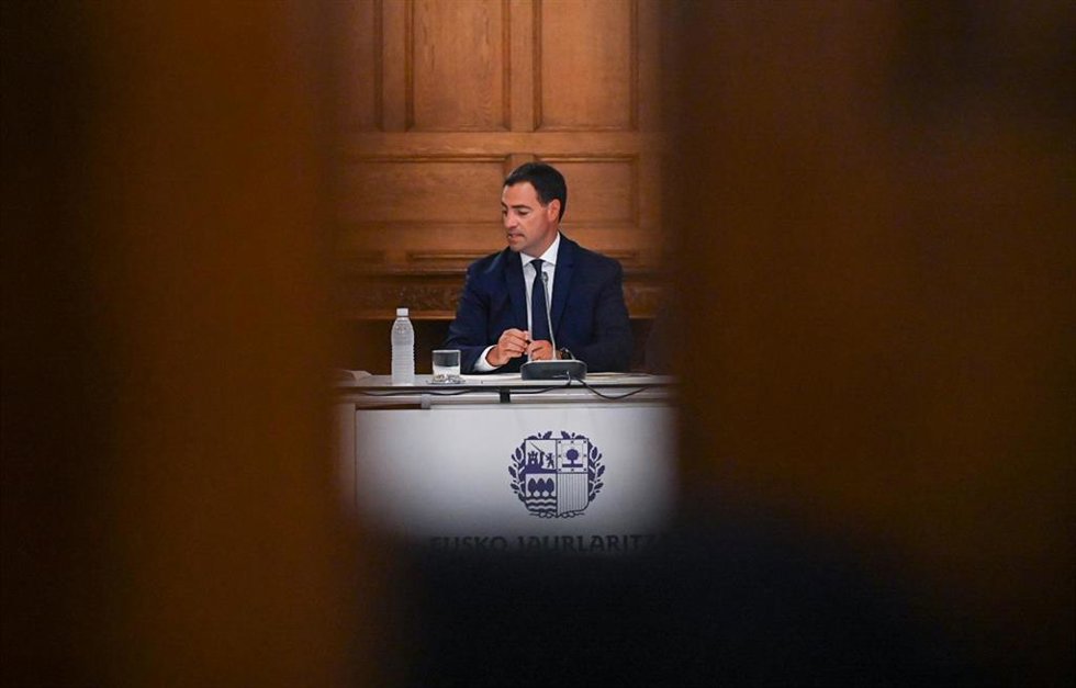 Imanol Pradales preside el Consejo del Gobierno Vasco para iniciar su año político, en el Palacio de Miramar, a 29 de agosto de 2024, en San Sebastián, Guipúzcoa, País Vasco (España). 