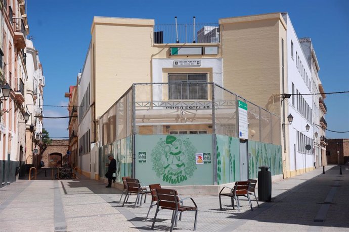 Archivo - Vista de un colegio público de la ciudad de Cádiz.