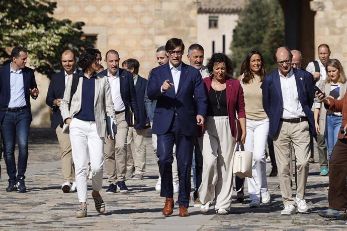 El presidente de la Generalitat, Salvador Illa, reúne a los 16 consellers de su Govern en unas jornadas de trabajo en el Arxiu Montserrat Tarradellas i Macià del Monestir de Poblet, a 30 de agosto de 2024