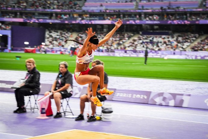 Alba García durante la longitud T11 de Paris 2024