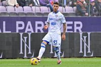 El centrocampista argentino Enzo Barrenechea jugará cedido en el Valencia