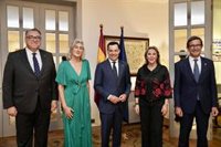 La Embajada de España recibe a la delegación andaluza encabezada por Moreno durante su viaje en China