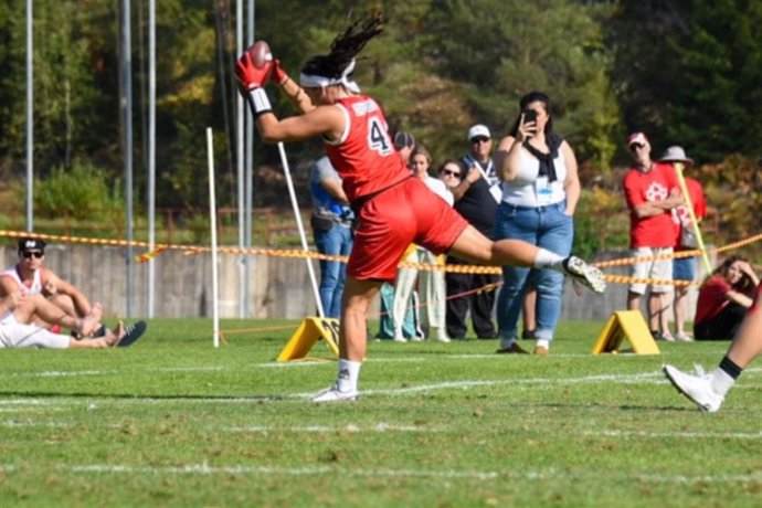 Lance de un partido de la selección española en el Mundial femenino de flag football.