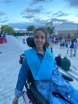 Graduación de Gema Canales, una joven de dieciséis años con parálisis cerebral