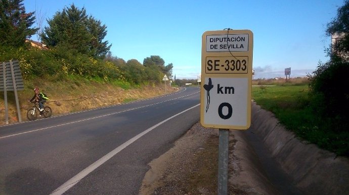 Archivo - Carretera de Palomares a Mairena