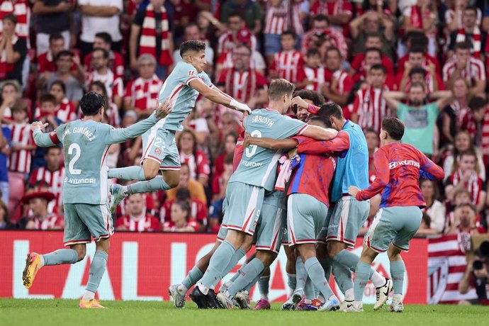 Angel Martin Correa of Atletico de Madrid celebrates after scoring the team's first goal during the LaLiga EA Sports match between Athletic Club and Atletico de Madrid at San Mames on August 31, 2024, in Bilbao, Spain.