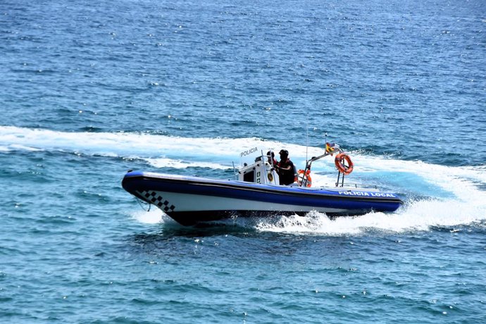 Reobertes les platges de Torredembarra (Tarragona) després de tancar-se per una tintorera