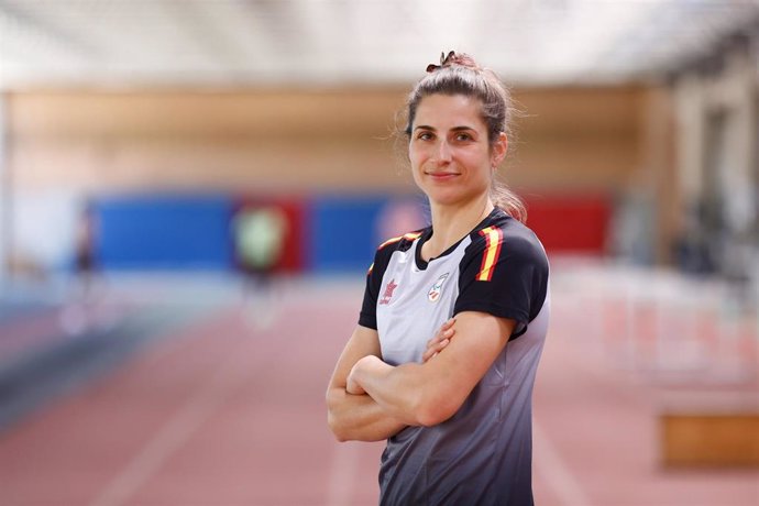 Sara Martínez durante la final de salto de longitud T12 de los Juegos Paralímpicos de París