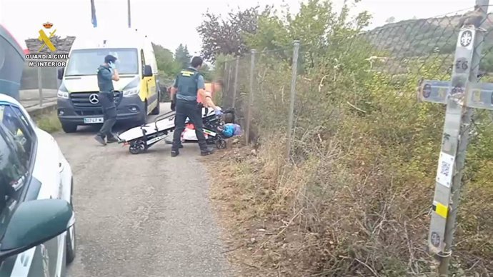 La Guardia Civil, en el marco del Plan de Seguridad Jacobea 2024, ha auxiliado a un peregrino francés de 61 años, residente en Lourdes, que se encontraba herido y desorientado en el Camino de Santiago a su paso por La Rioja.