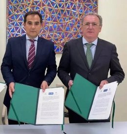 El consejero de Jusaticia y el presidente del Consejo Andaluz de Colegios de Abogados