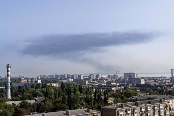 Humo tras un ataque aéreo de Rusia contra Kiev, capital de Ucrania