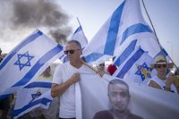 La huelga general en Israel para reclamar un acuerdo con Hamás arranca con bloqueos y suspensión de vuelos