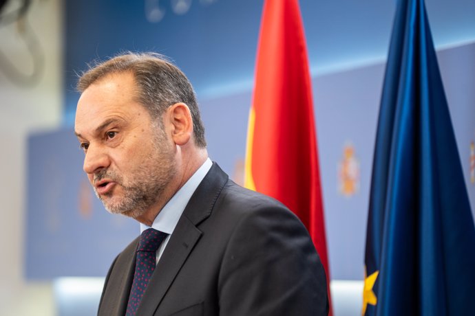 El diputado del Grupo Mixto José Luis Ábalos, durante una rueda de prensa, en el Congreso de los Diputados, a 24 de julio de 2024, en Madrid (España).