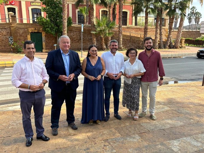 El senador del PPRM, Francisco Bernabé, junto con la presidenta del PP de Águilas, Eva Reverte, en el evento