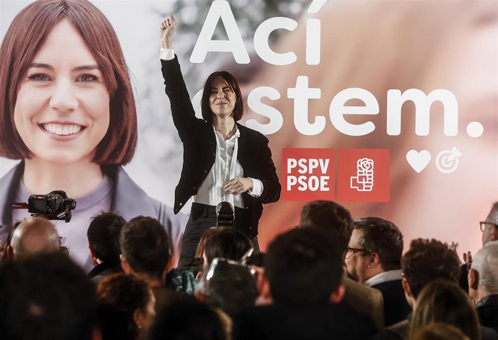 Archivo - La ministra de Ciencia, Innovación y Universidades, Diana Morant,  durante un acto, a 7 de febrero de 2024, en Valencia