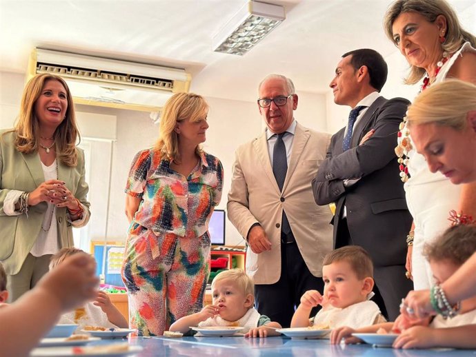 Visita a la escuela infantil Los Tulipanes.