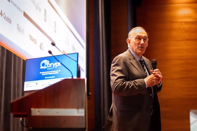 El rector de la Universidad de Vigo, Manuel Reigosa, en la apertura de la 14th International Conference on Quantum Cryptography , en la ciudad olívica, a 2 de septiembre de 2024.