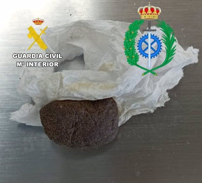 Mercancía incautada por agentes de la Guardia Civil en el Centro Penitenciario de León.