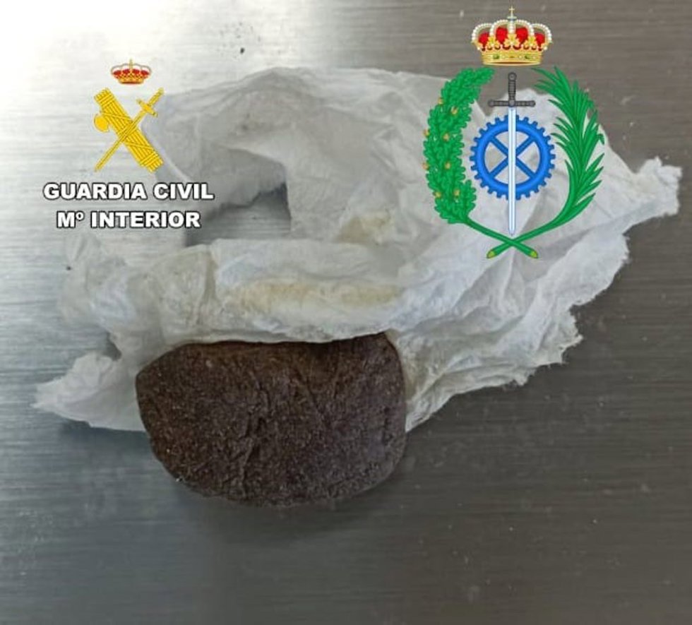 Mercancía incautada por agentes de la Guardia Civil en el Centro Penitenciario de León.