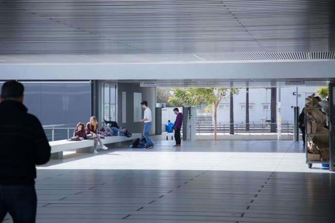 Archivo - Arxiu - L'ETSE-UV convoca un premi per a crear murals a gran escala sobre l'impacte social de les dones enginyeres 