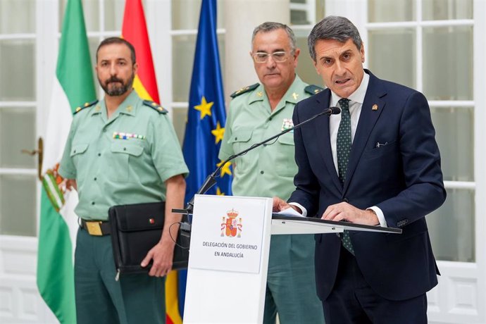 Archivo - El delegado del Gobierno de España en Andalucía, Pedro Fernández, junto al general jefe de la Guardia Civil en Andalucía, Luis Ortega, en una imagen de archivo. 