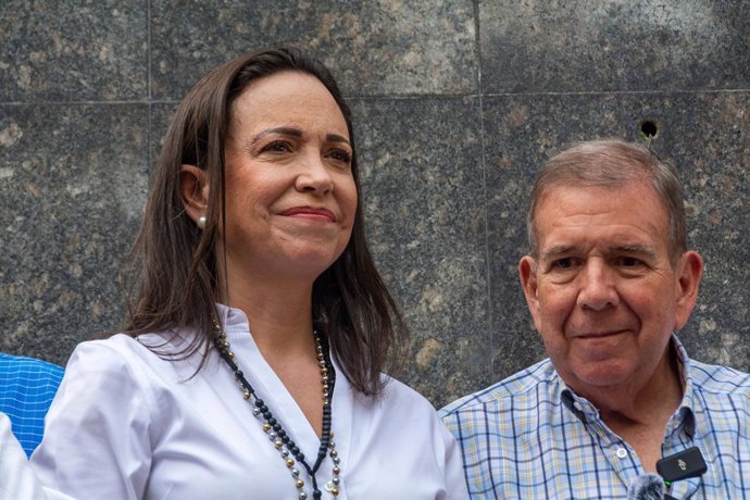 Archivo - La líder opositora de Venezuela, María Corina Machado, y el excandidato opositor, Edmundo Gonzalez