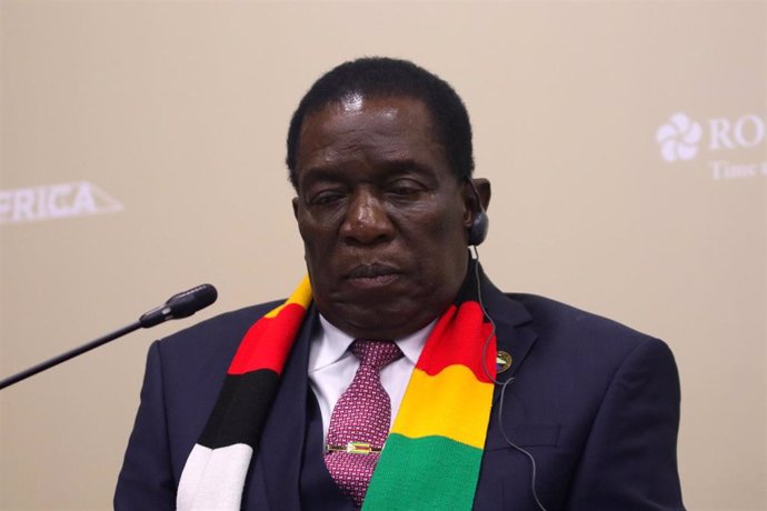 Archivo - El presidente de Zimbabue, Emmerson Mnangagwa