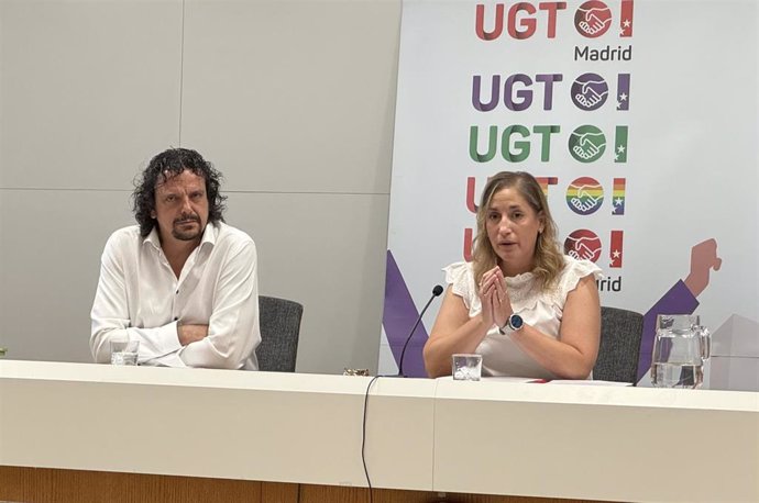 Víctor Manuel Martín y Marina Prieto en rueda de prensa.