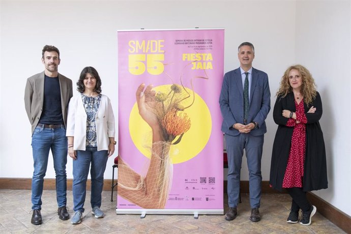 El director gerente de Fundación Baluarte, Rubén Jauquicoa; la concejala del Ayuntamiento de Estella Ana Duarte, el director general de Cultura, Ignacio Apezteguía,; y la directora artística del festival, Raquel Andueza.