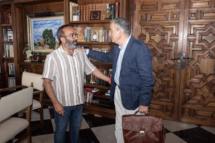 El presidente de la Diputación de Cáceres, Miguel Ángel Morales, y el presidente y fundador de la Asociación Europea de Cooperación con Palestina (Asecop), Jehad K. Suleiman