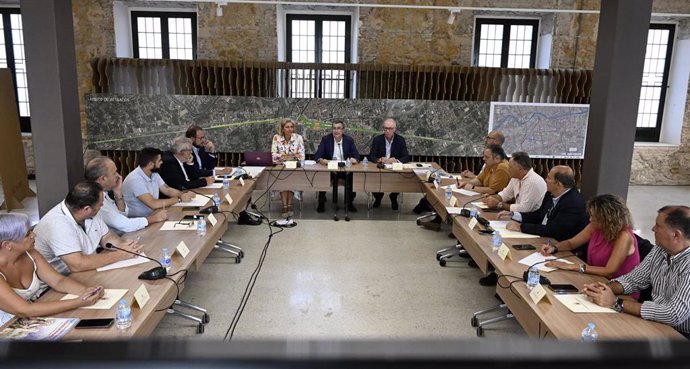 El alcalde de Murcia, José Ballesta, preside la reunión con los presidentes de las juntas municipales implicadas en el proyecto estratégico 'Conexión Sur'