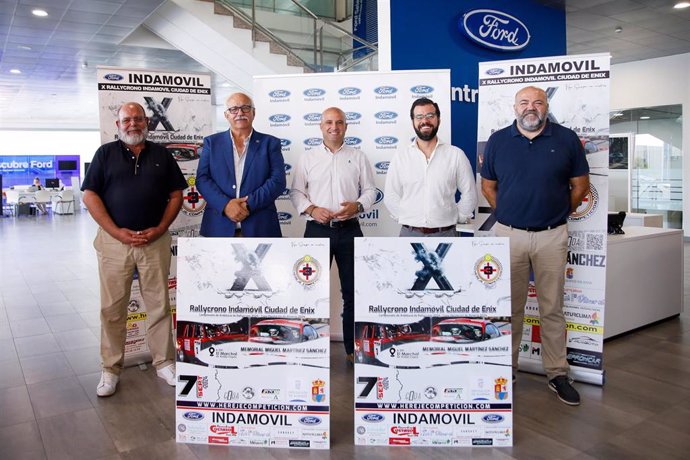 Presentación del cartel de 'X Rallycrono Indamóvil Ciudad de Enix Memorial Miguel Martínez Sánchez'.