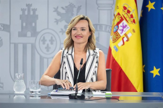 La ministra de Educación, Formación Profesional y Deportes y portavoz del Gobierno, Pilar Alegría, durante una rueda de prensa posterior al Consejo de Ministros, en el Palacio de La Moncloa, a 3 de septiembre de 2024, en Madrid (España). El Gobierno ha ap