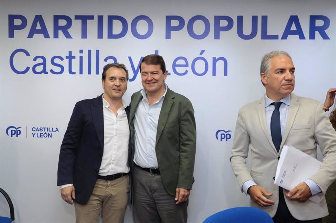 El vicesecretario de Coordinación Autonómica y Local del PP, Elías Bendodo, en la clausura de la reunión del Comité Ejecutivo Autonómico del PPCyL