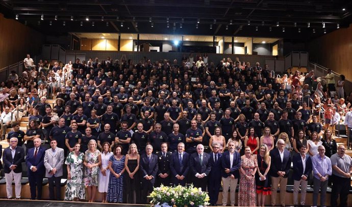 Más de 230 trabajadores del Consorcio Provincial de Bomberos (CPB) -la mayoría bomberos, además de mandos como jefe de parque y sargentos, técnicos, administrativos y auxiliares administrativos- han tomado posesión como funcionarios de carrera.