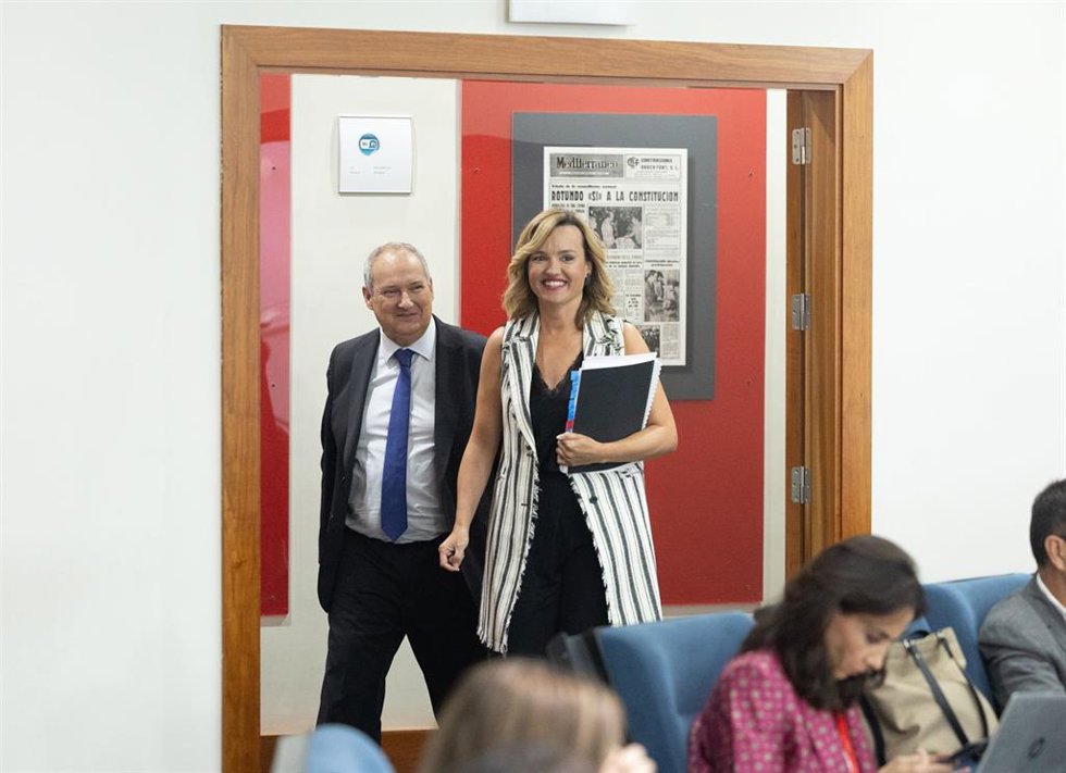 EL ministro de Industria y turismo, Jordi Hereu, y la ministra de Educación, Formación Profesional y Deportes y portavoz del Gobierno, Pilar Alegría, durante una rueda de prensa posterior al Consejo de Ministros, en el Palacio de La Moncloa, a 3 de sept