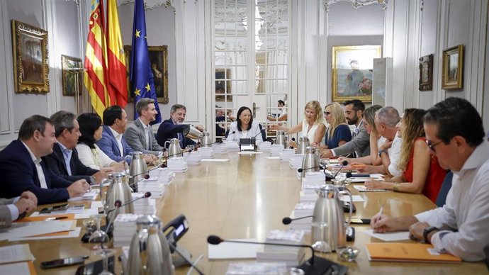 Reunión de la Mesa de Les Corts Valencianes