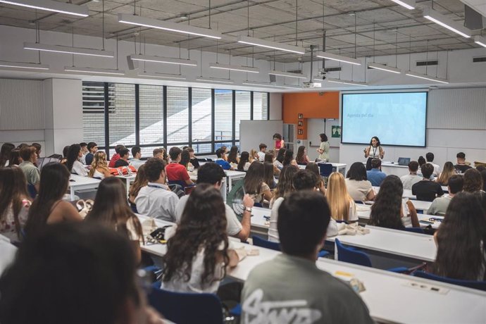 Las clases de grado han comenzado este martes en los campus de la Universidad Loyola en Andalucía.