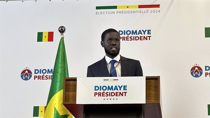 Archivo - El presidente de Senegal, Diomaye Faye, durante su primera conferencia de prensa tras su victoria en las elecciones presidenciales (archivo)