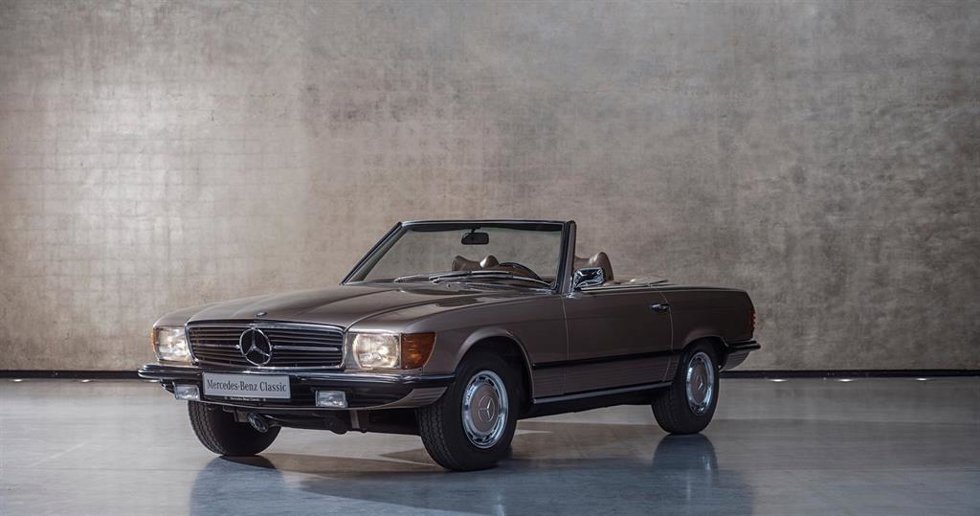Mercedes-Benz viaja en el tiempo para homenajear la 80 edición de MBFWMadrid