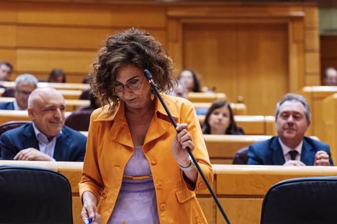 Archivo - La vicepresidenta primera del Gobierno, ministra de Hacienda y vicesecretaria general del PSOE, María Jesús Montero, durante una sesión de control al Gobierno, en el Senado, a 18 de junio de 2024, en Madrid (España). El Gobierno se enfrenta a un