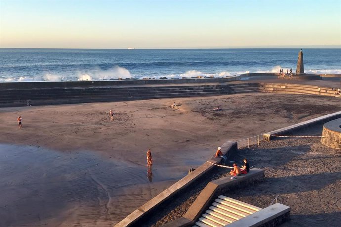 Archivo - Playa de Bajamar, a 10 de enero de 2023, en Tenerife, Canarias (España). 